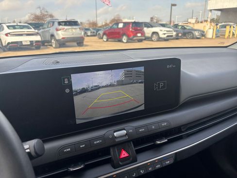 Used 2025 Kia K4 LXS image 22