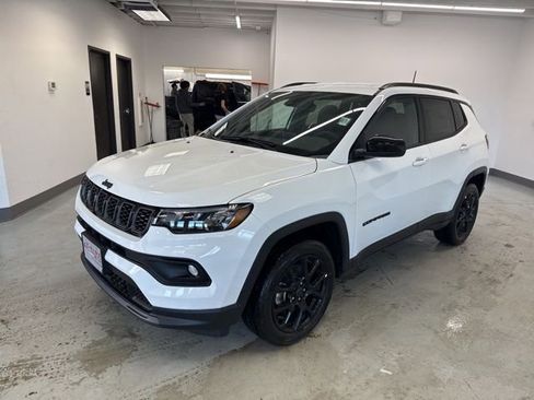 New 2026 Jeep Compass Latitude image 3
