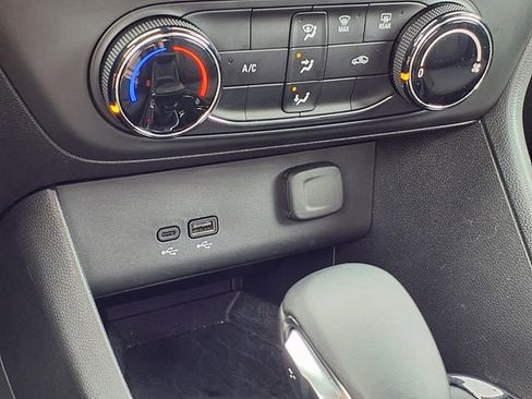 Used 2025 Buick Encore GX Preferred image 11