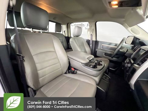 Used 2016 RAM 1500 Classic SLT AWD/4WD image 16