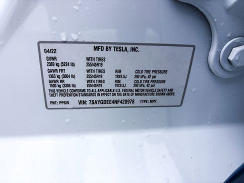 Used 2022 Tesla Model Y Long Range image 32