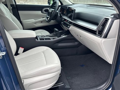 New 2026 Kia Sorento S image 11