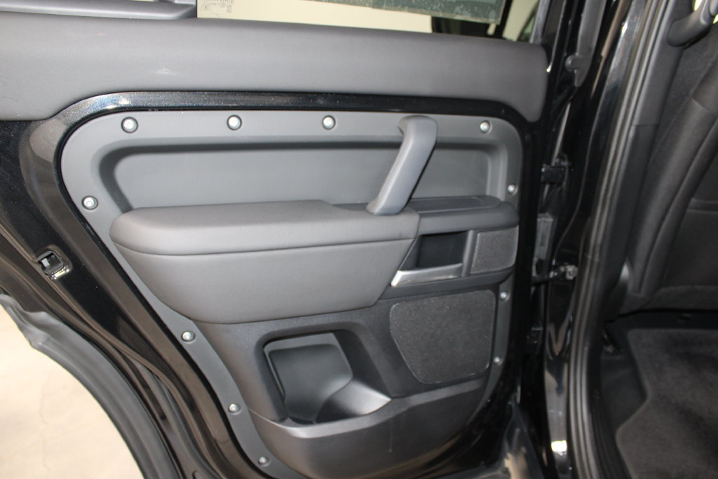 Used 2025 Land Rover Defender 110 S AWD/4WD image 21