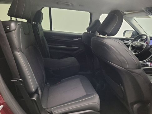 Used 2023 Jeep Grand Cherokee L Laredo RWD image 19