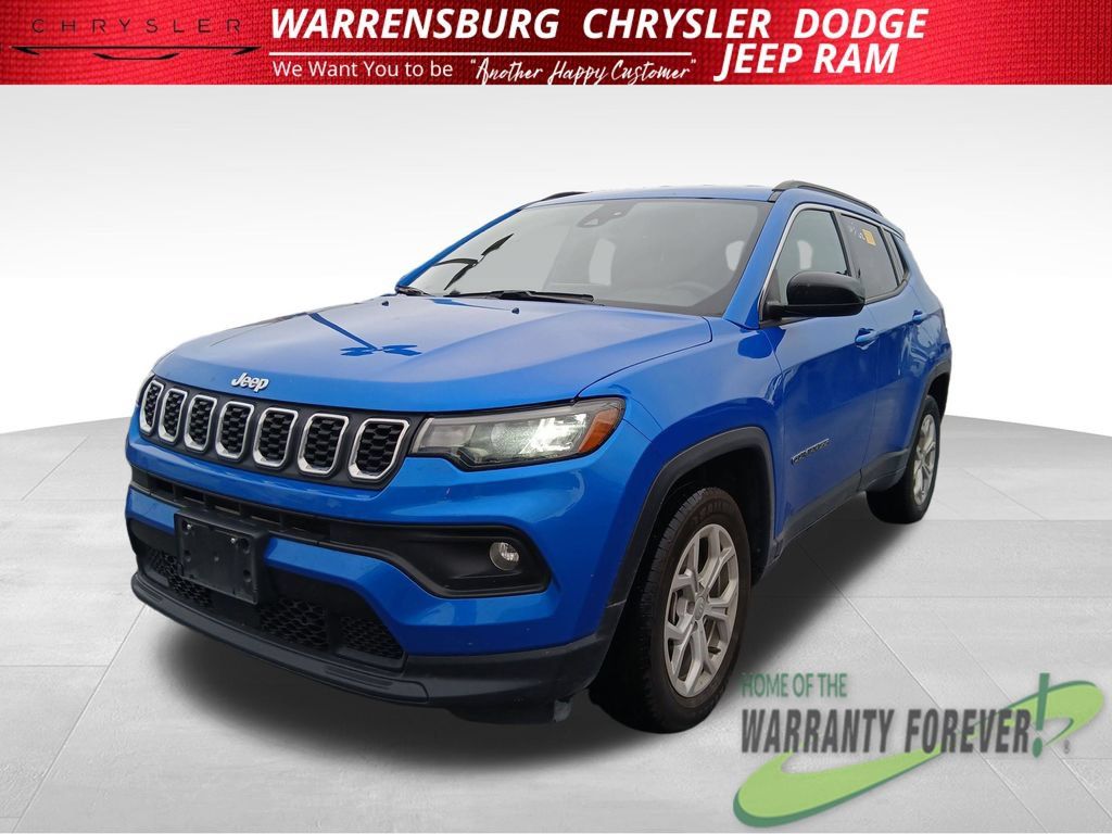 Used 2024 Jeep Compass Latitude AWD/4WD image 8