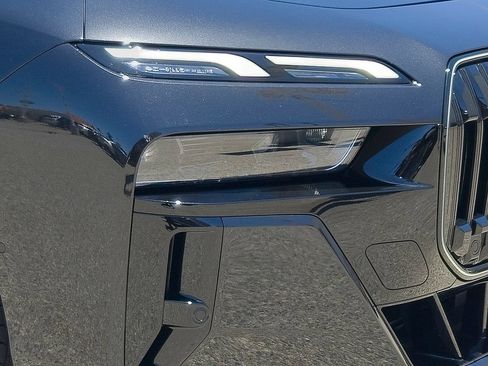 New 2026 BMW 740i w/ Premium Package RWD image 6
