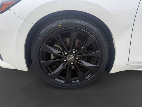 Used 2019 Nissan Maxima SR w/ Premium Package FWD image 9