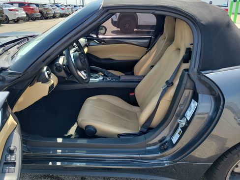 Used 2016 MAZDA MX-5 Miata Grand Touring RWD image 8