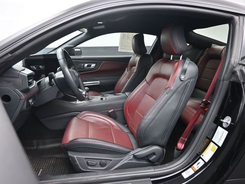 Used 2025 Ford Mustang GT Premium RWD image 23