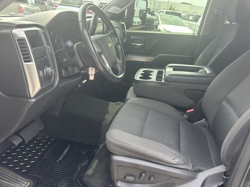 Used 2018 Chevrolet Silverado 1500 LT w/ All Star Edition RWD image 31