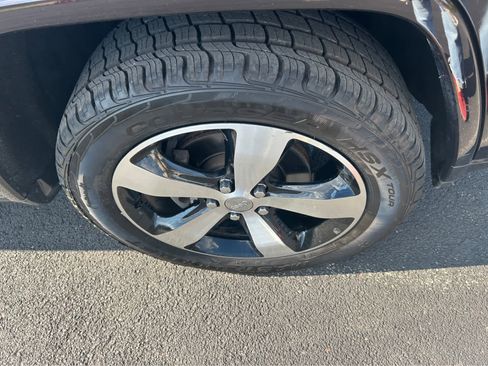 Used 2018 Jeep Grand Cherokee Limited image 30