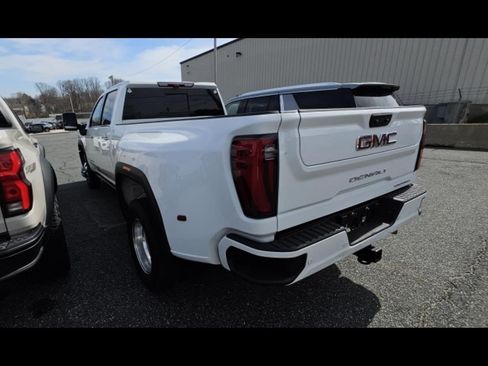 Used 2024 GMC Sierra 3500 Denali w/ Denali Reserve Package AWD/4WD image 6