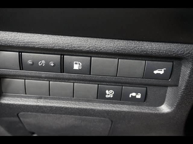 Used 2025 Mitsubishi Outlander SE AWD/4WD image 23