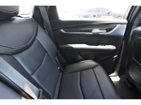 Certified 2025 Cadillac XT5 Sportv w/ Technology Package AWD/4WD image 11