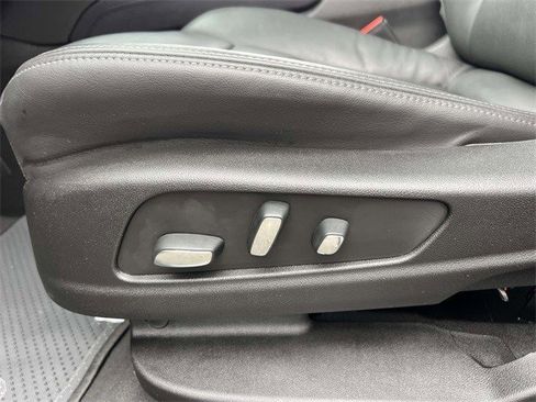 Certified 2025 Cadillac XT6 Premium Luxury image 21