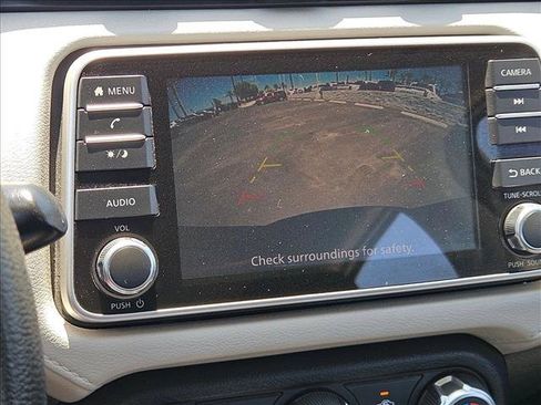 Used 2021 Nissan Versa SV FWD image 13