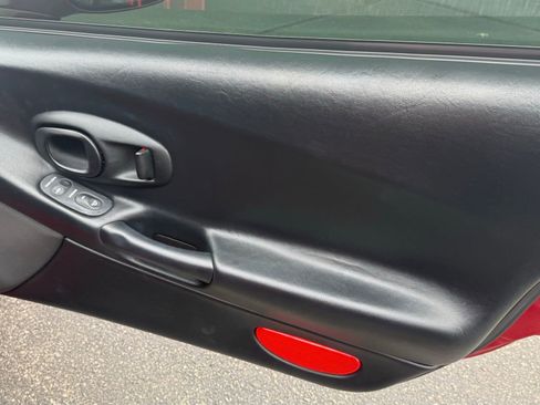 Used 2004 Chevrolet Corvette Base w/ Preferred Equipment Group image 13