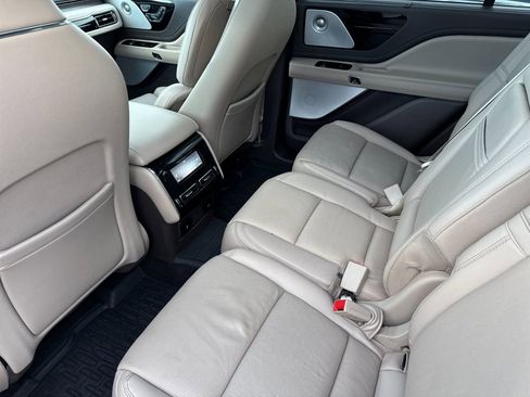 Used 2022 Lincoln Aviator Reserve w/ Equipment Group 201A image 13
