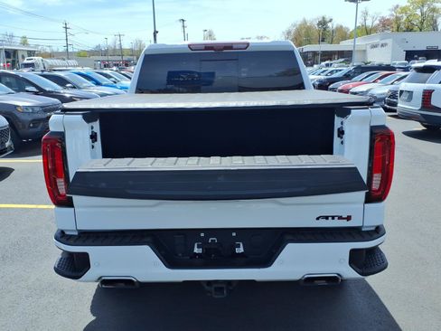 Used 2024 GMC Sierra 1500 AT4 w/ Technology Package AWD/4WD image 7