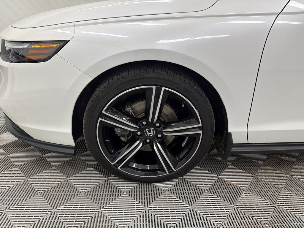 Used 2023 Honda Accord Sport image 12