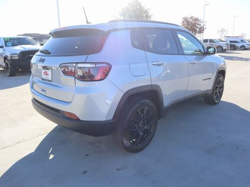 New 2026 Jeep Compass Latitude image 20