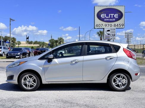 Used 2019 Ford Fiesta SE FWD image 2