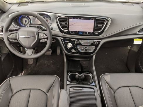 New 2026 Chrysler Pacifica Limited image 7