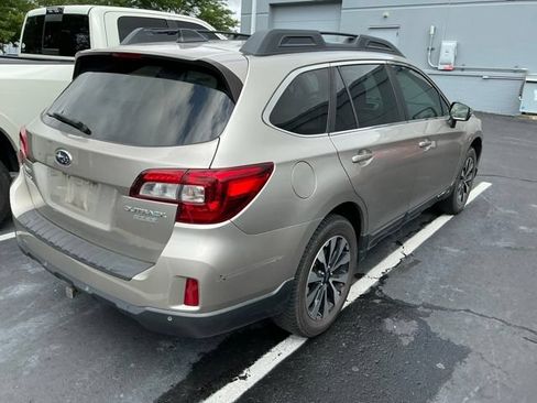 Used 2017 Subaru Outback 2.5i Limited AWD/4WD image 5