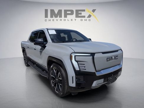 Used 2025 GMC Sierra EV Denali AWD/4WD image 7