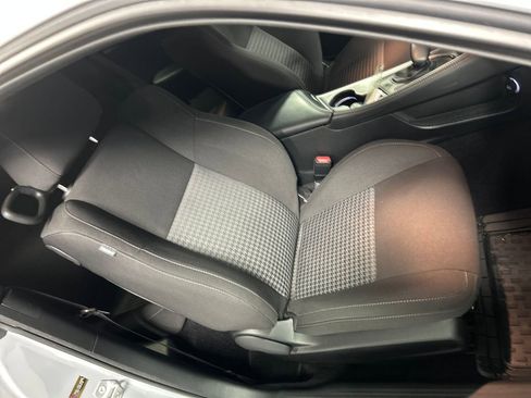 Used 2022 Dodge Challenger GT w/ Driver Convenience Group image 25