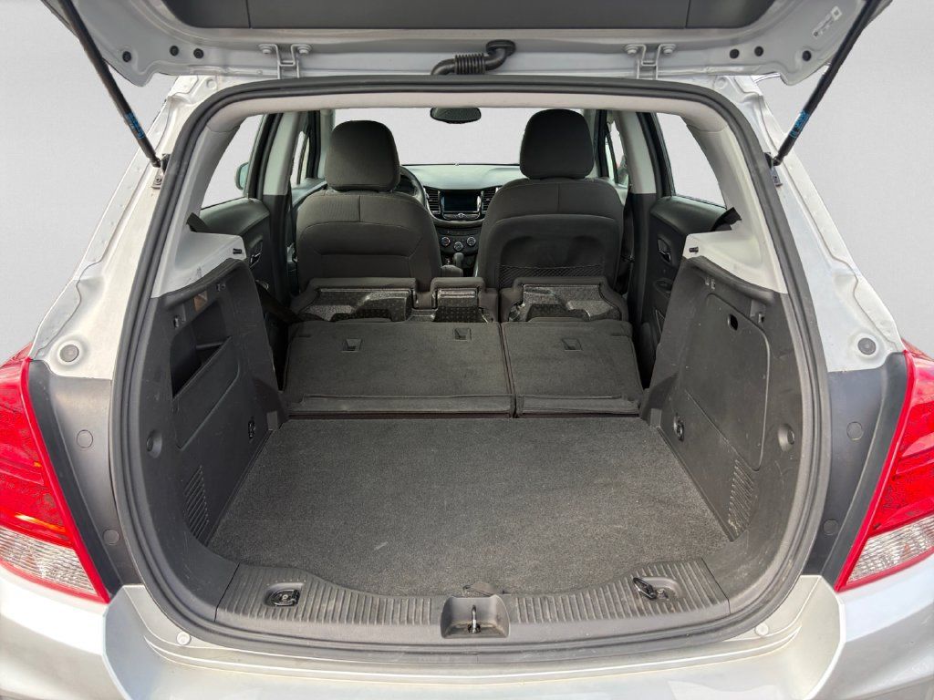 Used 2018 Chevrolet Trax LS AWD/4WD image 29