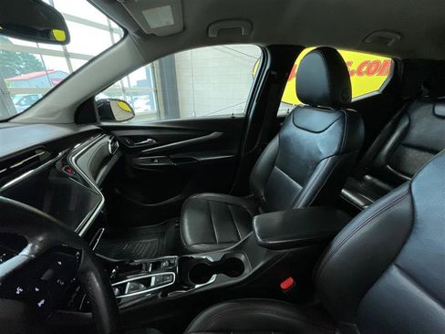 Used 2023 Chevrolet Bolt EUV LT w/ Convenience Package FWD image 12