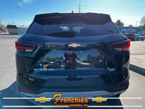 Used 2023 Chevrolet Blazer LT w/ Driver Confidence Package AWD/4WD image 4