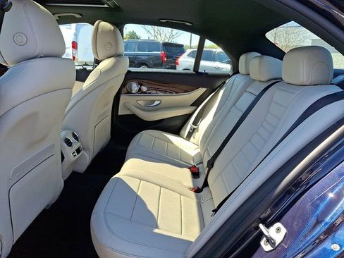 Used 2020 Mercedes-Benz E 350 4MATIC Sedan image 10