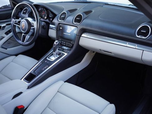 Used 2022 Porsche 718 Cayman image 21