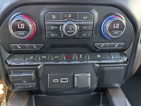 Used 2021 Chevrolet Silverado 2500 LT w/ Convenience Package AWD/4WD image 26