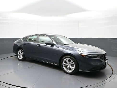 Certified 2023 Honda Accord LX image 4