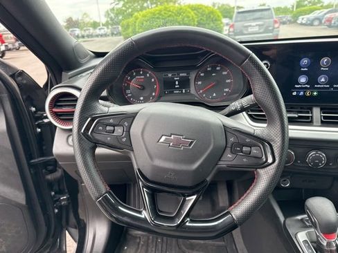 Used 2025 Chevrolet Trax RS w/ Driver Confidence Package FWD image 18