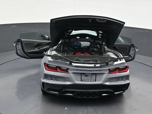 Used 2024 Chevrolet Corvette Z06 w/ Z07 Performance Package RWD image 36