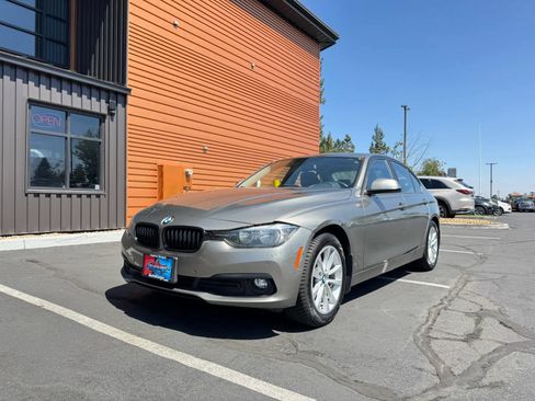 Used 2017 BMW 320i xDrive Sedan AWD/4WD image 1