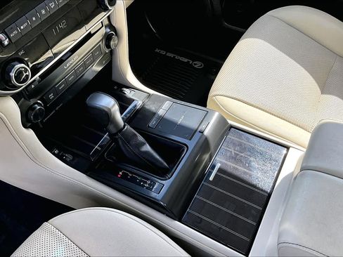 Used 2022 Lexus GX 460 Premium w/ Premium Package image 16