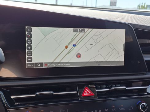 Used 2023 Kia Niro EX FWD image 21