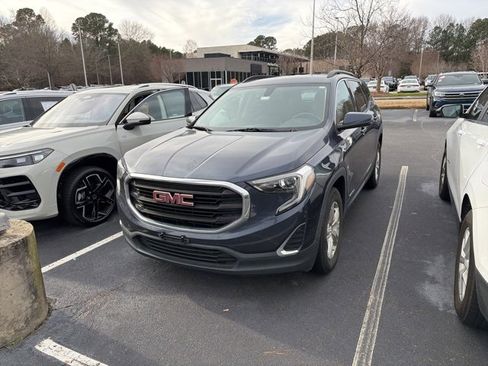 Used 2019 GMC Terrain SLE w/ Driver Convenience Package image 10