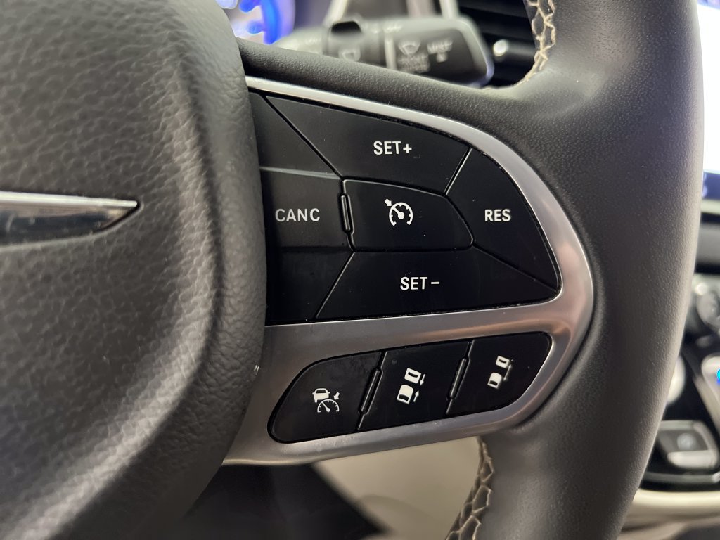 Used 2024 Chrysler Pacifica Touring-L FWD image 56