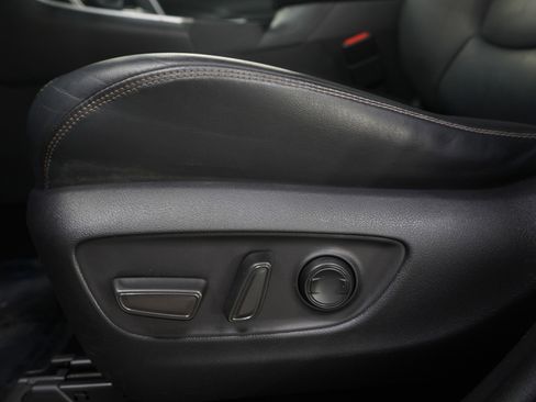 Used 2020 Toyota RAV4 Limited image 26