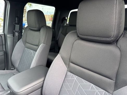 New 2026 Nissan Frontier SV w/ SV Convenience Package RWD image 11