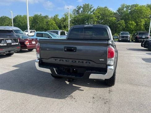 Used 2021 Toyota Tacoma TRD Off-Road AWD/4WD image 4