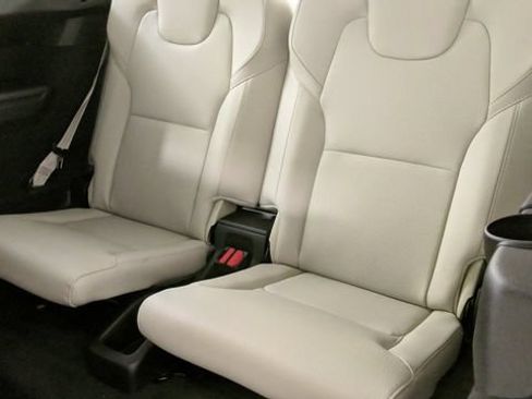 Used 2023 Volvo XC90 B5 Plus w/ Protection Package Premier AWD/4WD image 40