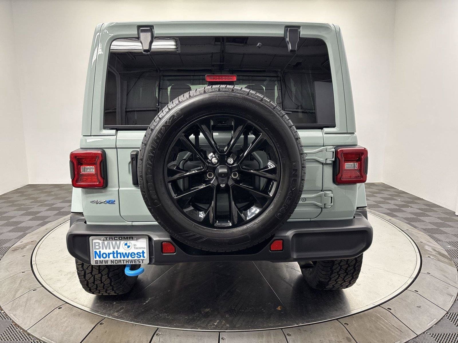 Used 2024 Jeep Wrangler Unlimited Sahara AWD/4WD image 15