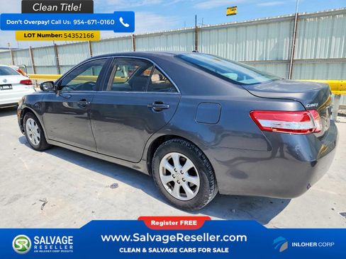 Used 2011 Toyota Camry LE w/ LE Extra-Value Pkg FWD image 3